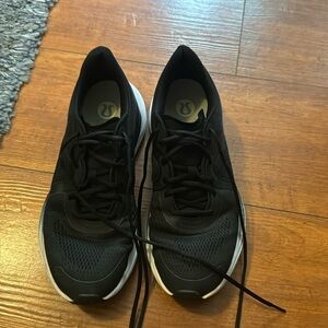Gently used lululemon running shoes